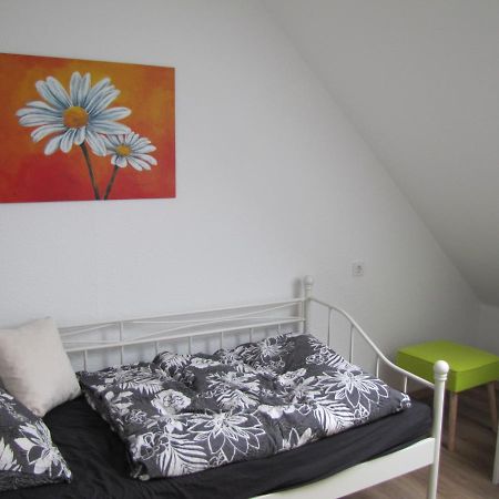 Moeblierte Dachgeschosswohnung In Ruhiger Lage Zu Vermieten Wetzlar Luaran gambar