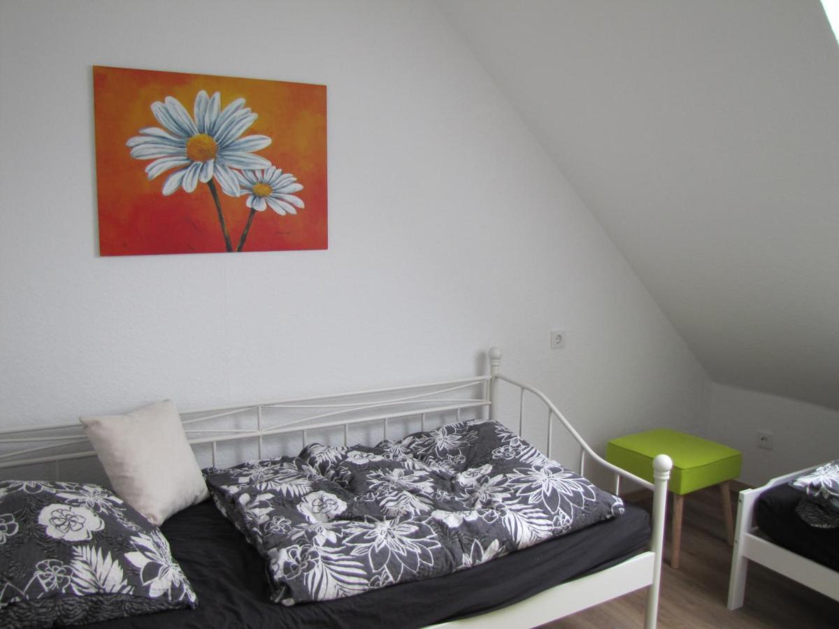 Moeblierte Dachgeschosswohnung In Ruhiger Lage Zu Vermieten Wetzlar Luaran gambar