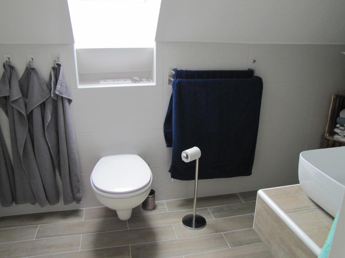 Moeblierte Dachgeschosswohnung In Ruhiger Lage Zu Vermieten Wetzlar Luaran gambar