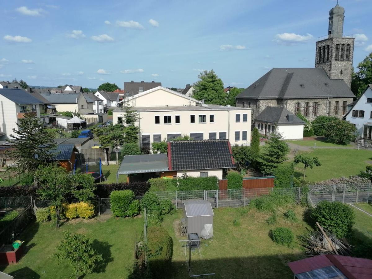 Moeblierte Dachgeschosswohnung In Ruhiger Lage Zu Vermieten Wetzlar Luaran gambar